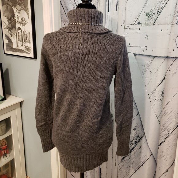 H&M Turtleneck Grey Sweater size medium - Picture 3 of 7